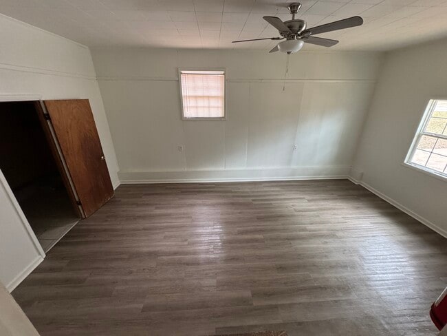 Foto del edificio - 1905 Charlton Dr