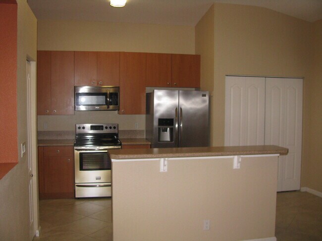 Building Photo - 6120 Spring Lake Terrace