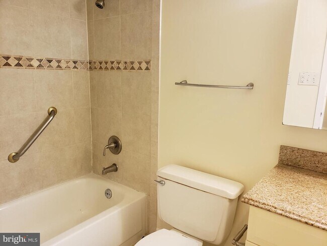 Foto del edificio - 11212 Chestnut Grove Square