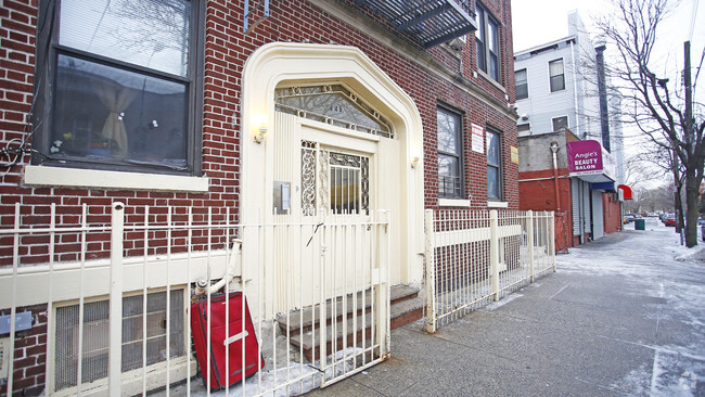 Building Photo - 445 Autumn Avenue Apartments