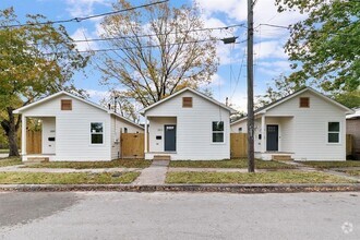 Building Photo - 2805 Nettleton St