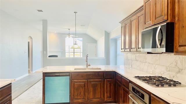 Building Photo - 2632 Lake Ridge Dr