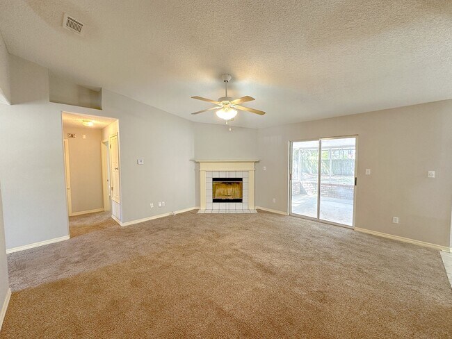 Foto del edificio - 3 Bedroom 2 Bath home in Marblehead Estates, located in Milton, FL!