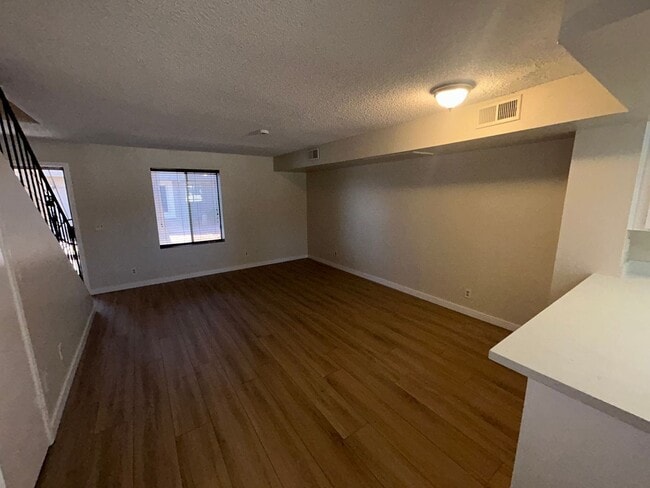 Foto del edificio - 6104 W Townley Ave