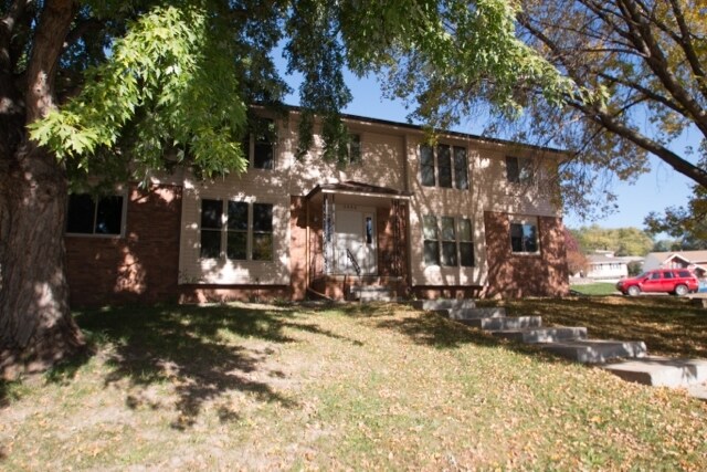 8006 - 8013 South 48th Avenue - 8006-8013 S 48th Ave