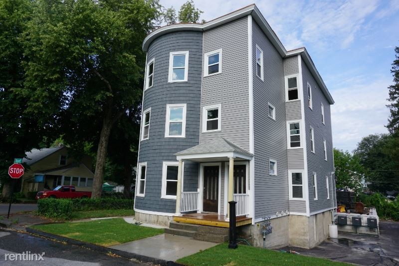 8 Walworth St, Worcester, MA 01602 Room for Rent in Worcester, MA