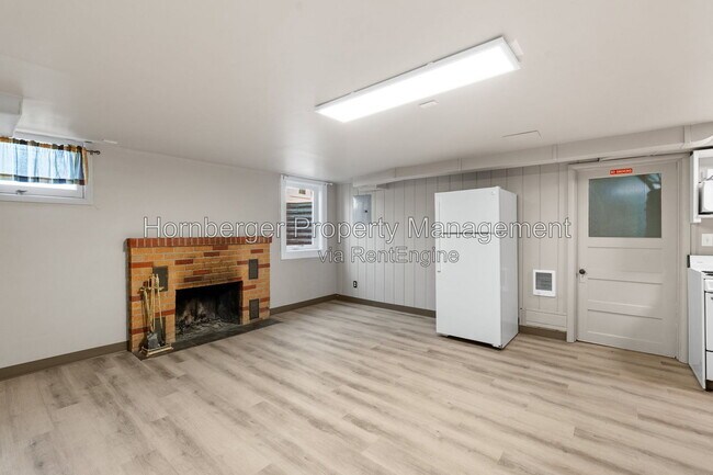 Foto del edificio - 1619 N Oak St