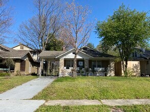 Building Photo - 414 N Willett St