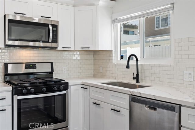 Building Photo - 3205 Bayside Dr