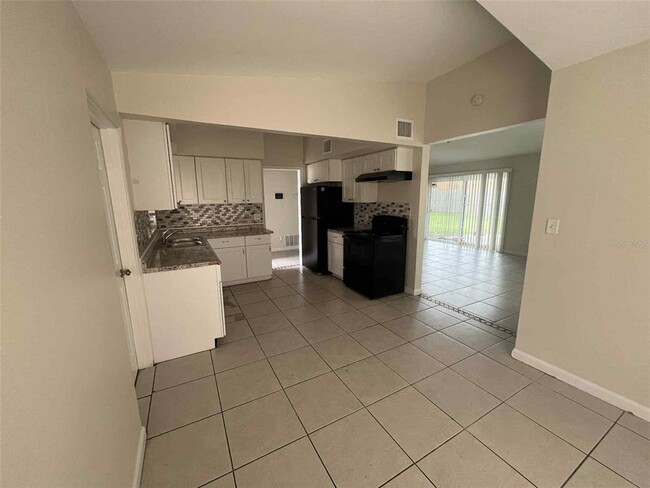 Foto del edificio - 5825 Forest Grove Blvd