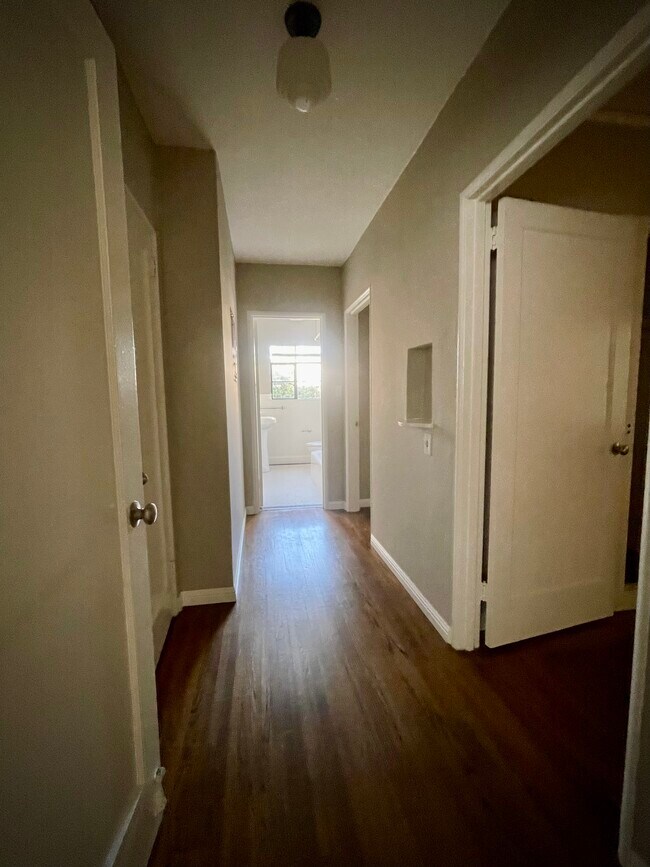 Hallway - 2909 Park Blvd