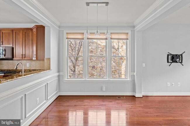 Building Photo - 3415 Kemper Rd