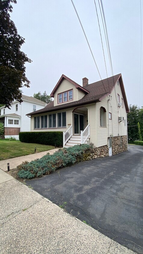 Foto principal - 112 S St Ext