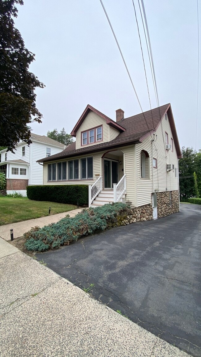 Building Photo - 112 S St Ext