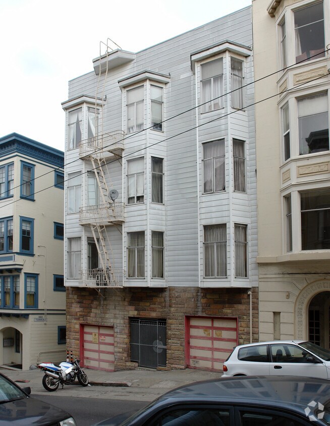 Building Photo - 1538 Clay St