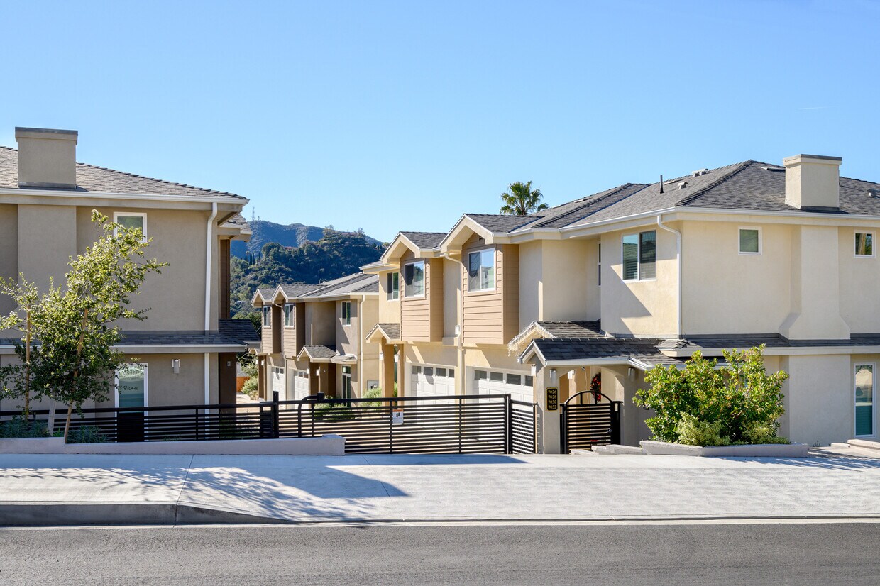 7032 Valmont St, Tujunga, CA 91042 Townhome Rentals in Tujunga CA