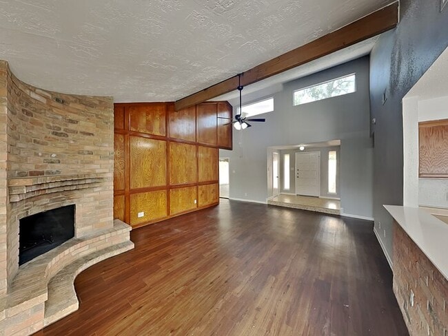 Foto del edificio - 15727 Cascade Point Dr