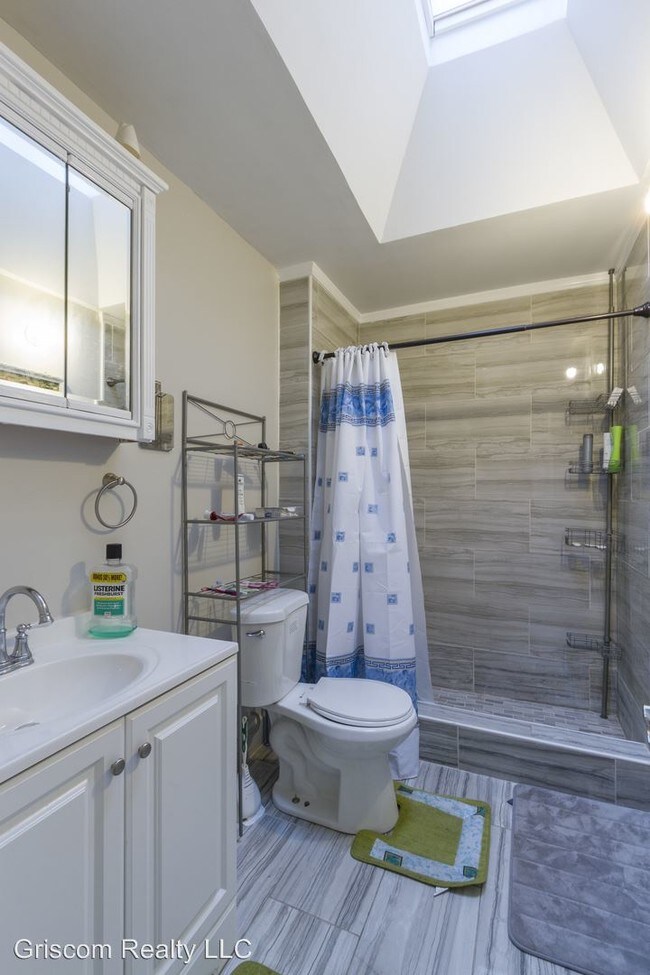 Foto del edificio - 5 br, 1.5 bath Apartment - 4029 Maywood st