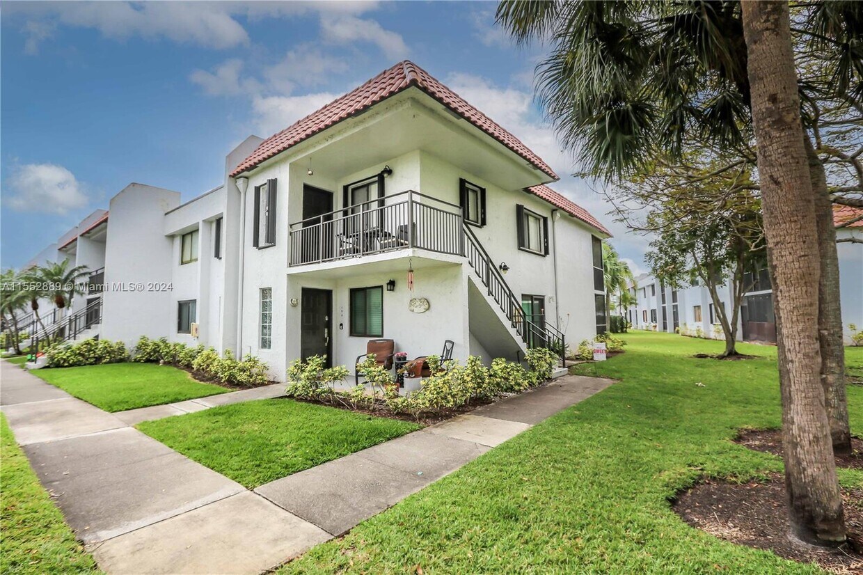 286 Racquet Club Rd Unit 206, Weston, FL 33326 Condo for Rent in