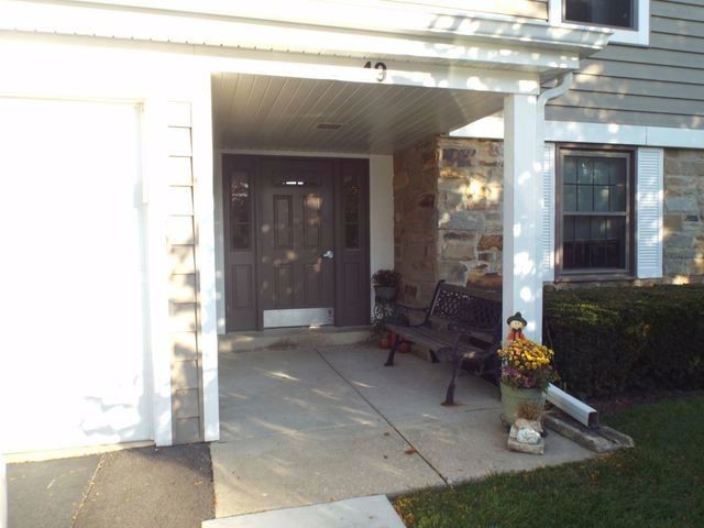 Primary Photo - 49 Stanton Ct
