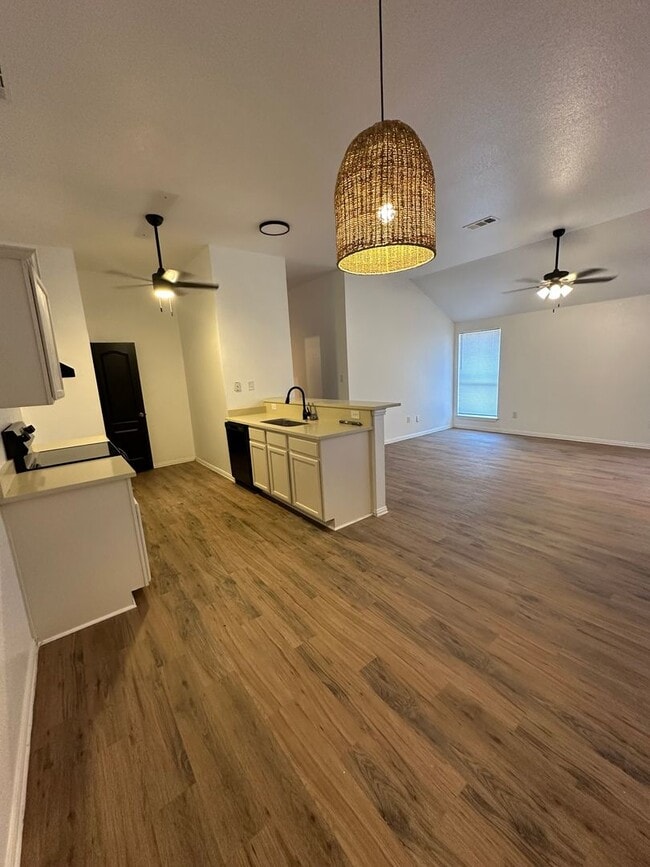 Building Photo - 11905-11907 Averett Ct