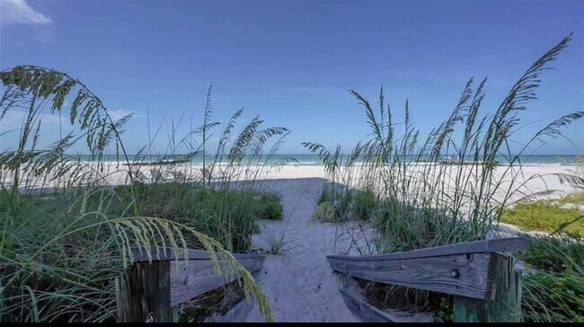 Building Photo - 2295 Gulf of Mexico Dr