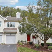 Building Photo - 353 Bristol Cir