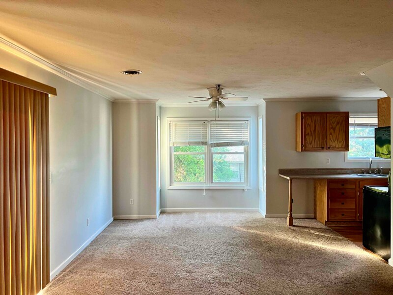 Primary Photo - 500 Stewart Ln