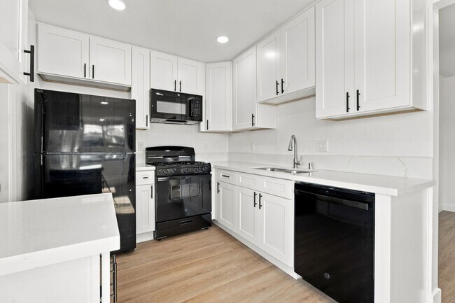 Foto del edificio - 2645 E 18th St