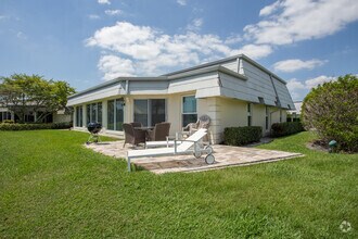 Building Photo - 390 French Royale Cir