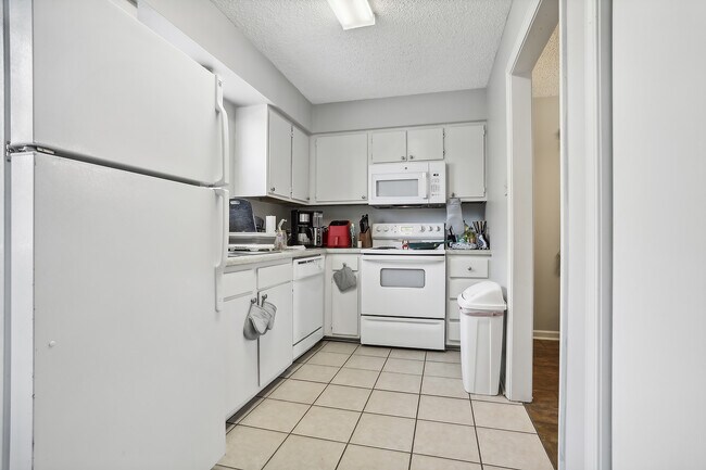 Building Photo - 1678 Brightside Dr