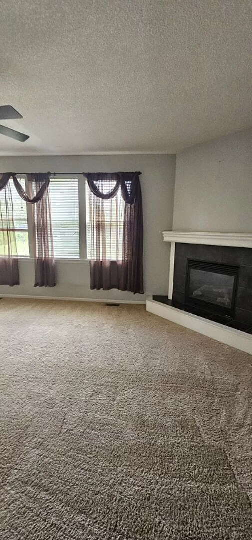 Foto del edificio - 7617-7619 McCoy St