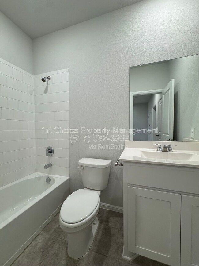 Building Photo - 7948 Oaktown Dr