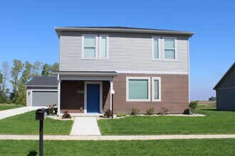 Building Photo - 2324 Lovie Ln