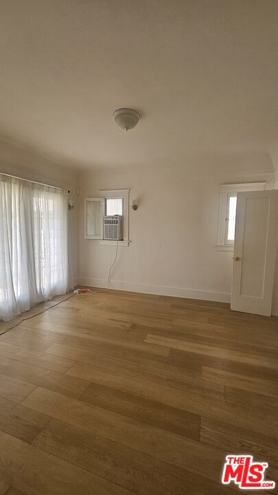 Foto del edificio - 1034 N Kenmore Ave