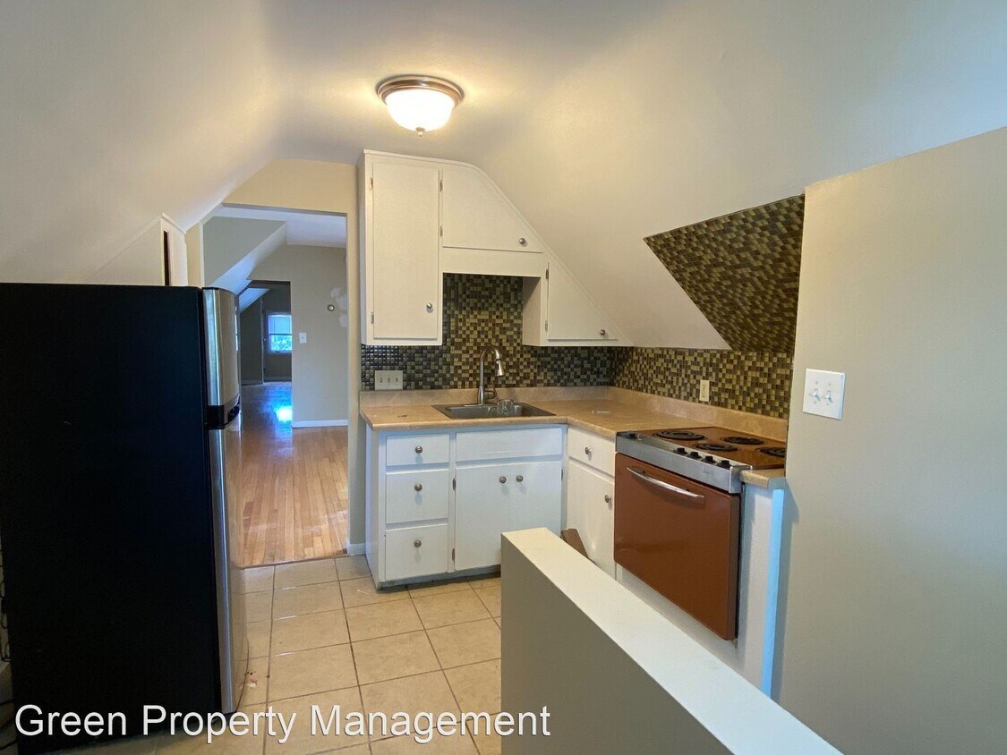 Primary Photo - 323 Prospect Ave NE