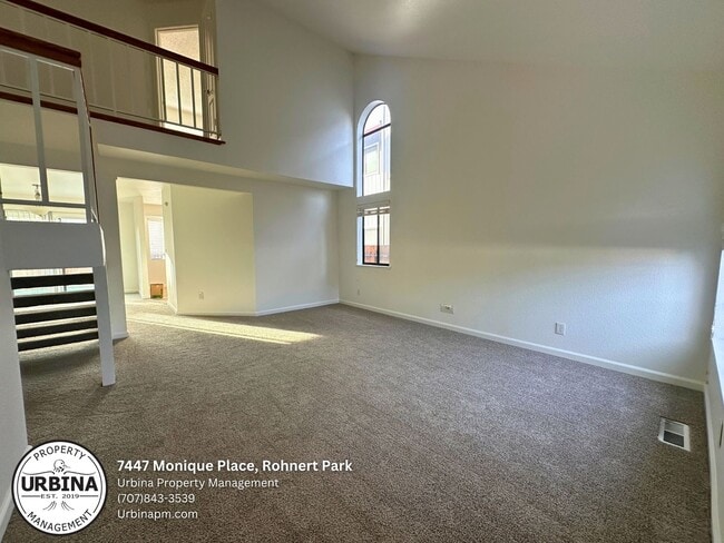 Building Photo - Beautiful 3-Bedroom Home with a Sparkling ...