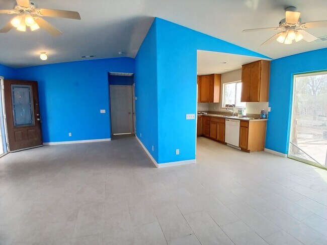 Building Photo - Charming 3-Bedroom, 2-Bath Home in Salton City