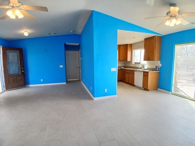 Foto del edificio - Charming 3-Bedroom, 2-Bath Home in Salton City