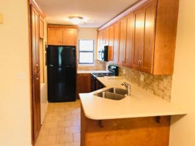 Building Photo - 405 Harbison Blvd