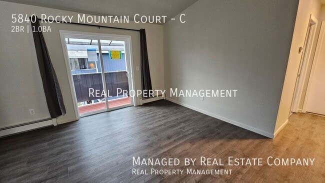 Foto del edificio - 5840 Rocky Mountain Ct