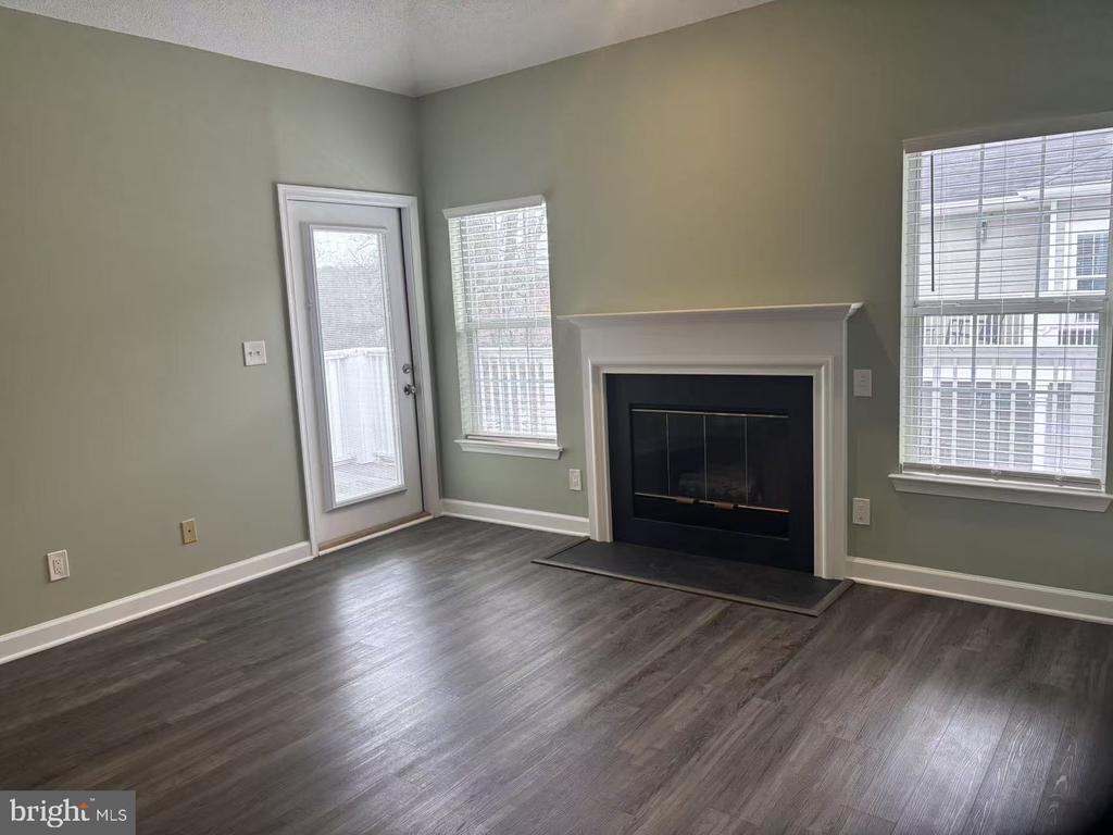 Foto principal - 1716 Lake Shore Crest Dr