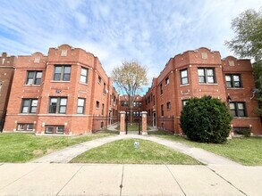 Building Photo - 1329 N Lorel Ave