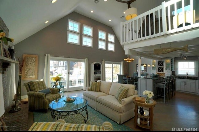 Building Photo - 381 Aldo Dr