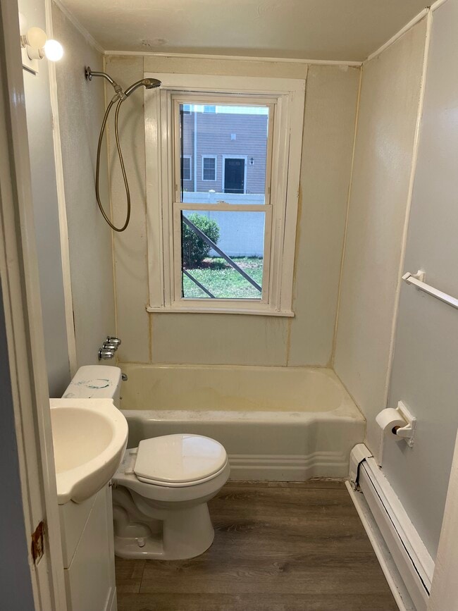 Bathroom - 7 Webb St