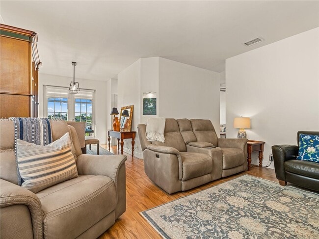 Foto del edificio - 1433 Presidio Dr