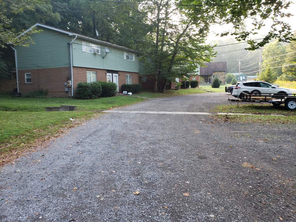 Outside - 1209 Middletown Rd