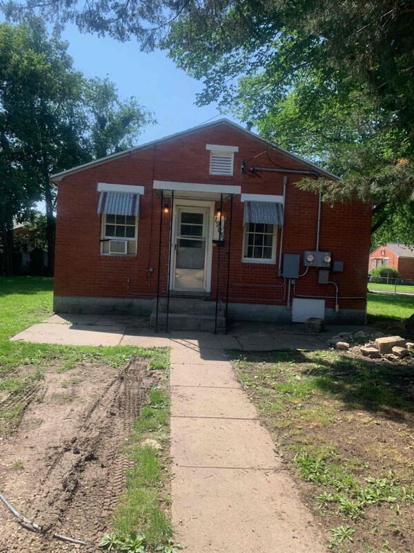 1903 N Madison St, Junction City, KS 66441 Apartment for Rent in