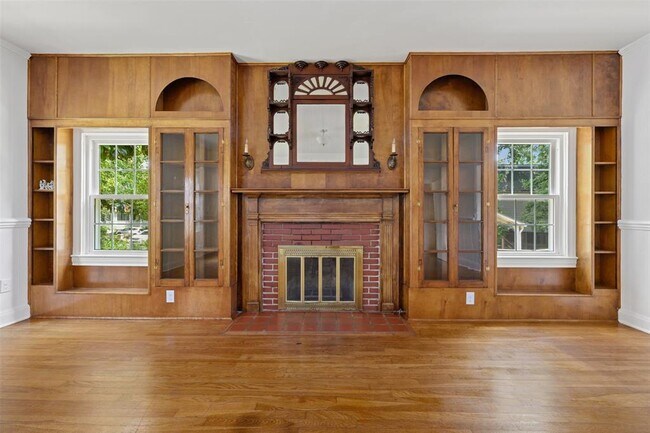 Foto del edificio - 2111 Kenwood Ave