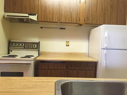 Building Photo - 10311-10396 96 Ave